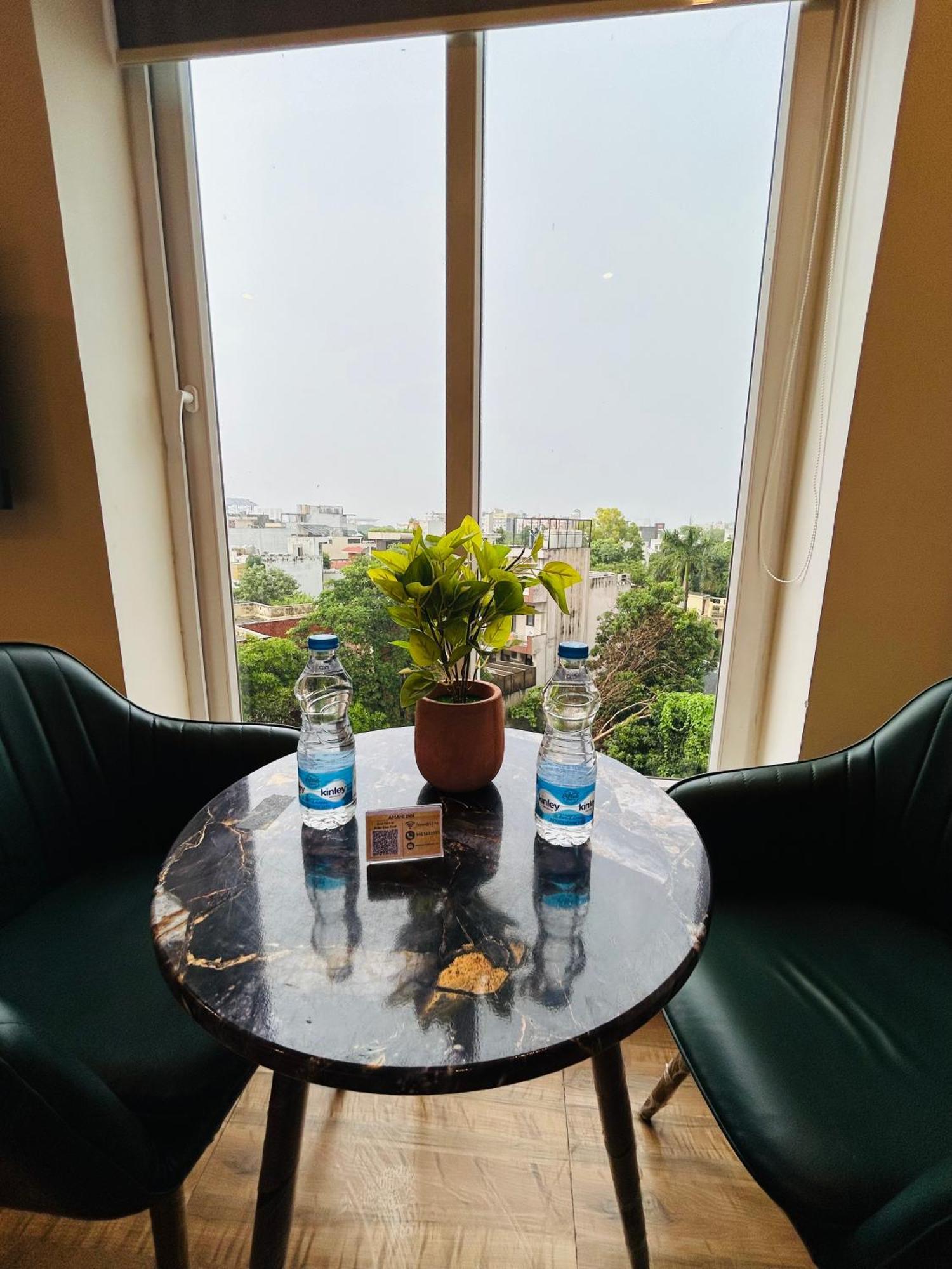Amahi Inn Gurgaon Bagian luar foto