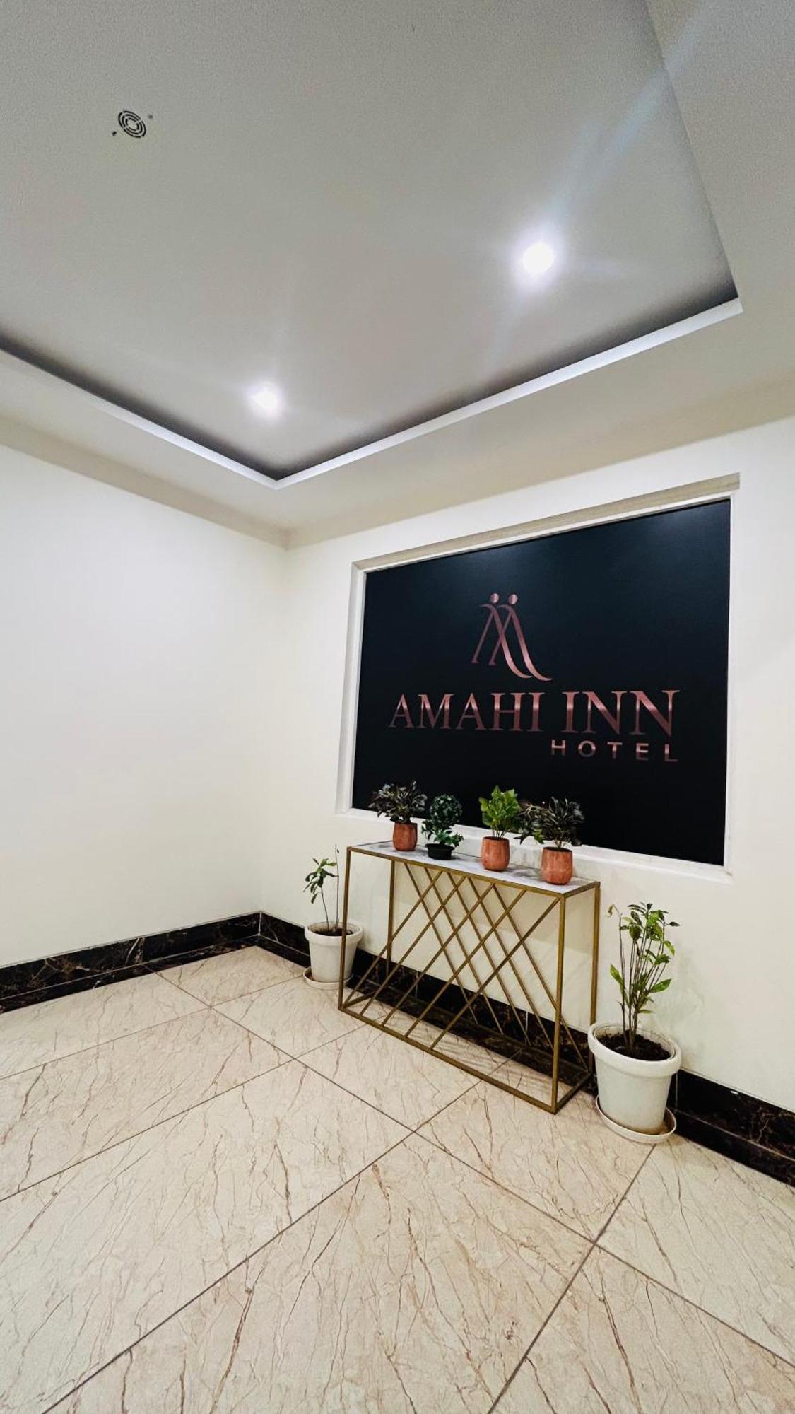 Amahi Inn Gurgaon Bagian luar foto